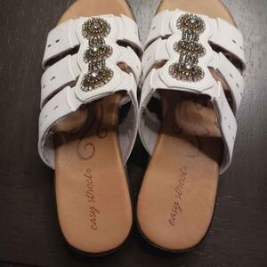 Ladies sandals size 5.5